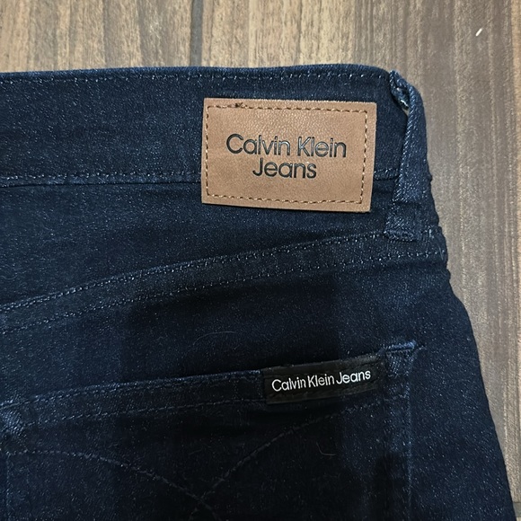 Calvin Klein stretch skinny jeans dark blue like new size small - Picture 5 of 5